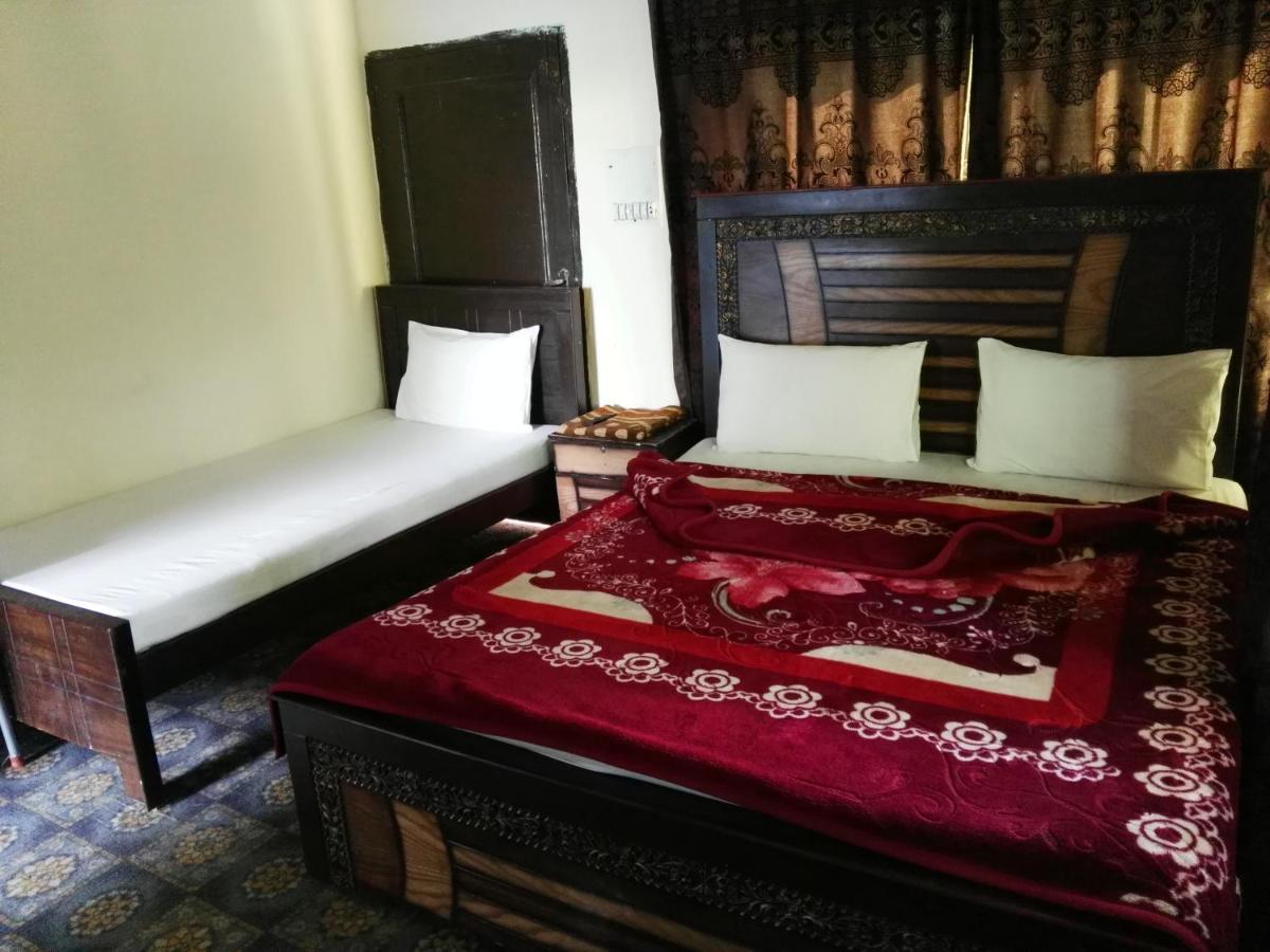 Khyber Inn Islamabad Exteriör bild