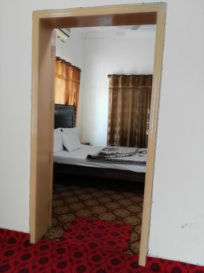 Khyber Inn Islamabad Exteriör bild